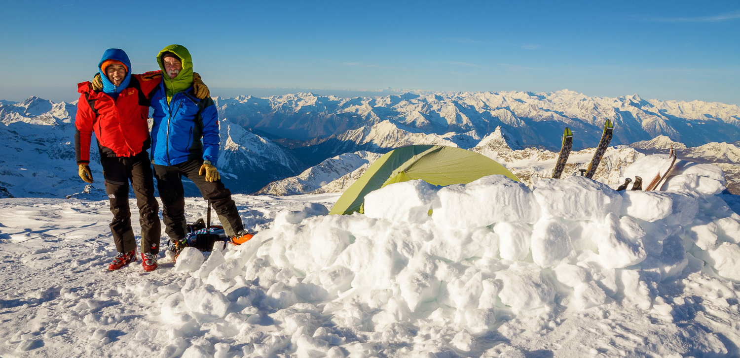 Bivouac lors de la réalisation de l'image de couverture du calendrier 2024 Bivouac lors de la réalisation de l'image de couverture du calendrier 2024